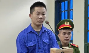 Kẻ lái ôtô đi cướp tiệm vàng bị tuyên 7 năm tù