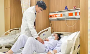 Bé gái bị áp xe ruột thừa